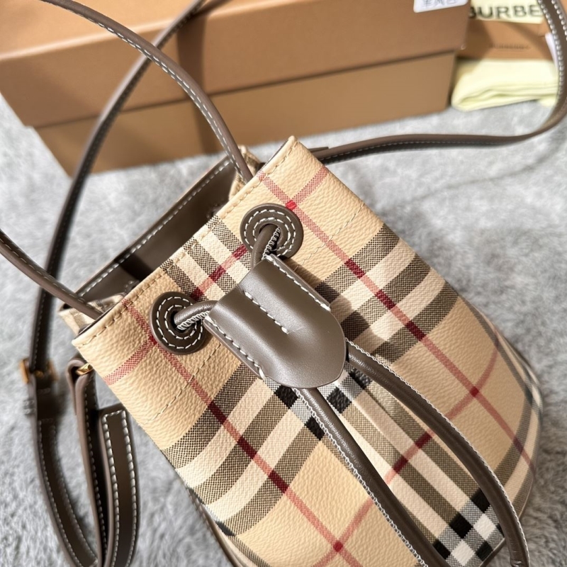 Bv*b*rry bucket bags